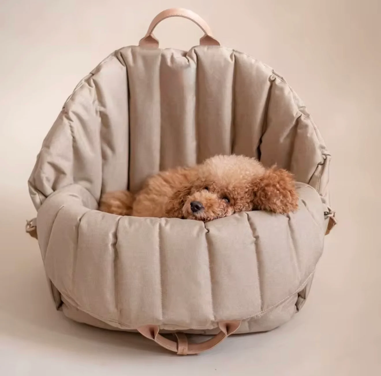 Padded dog car seat that converts into a travel bed and portable carrier for safe, stylish journeys - Image 4