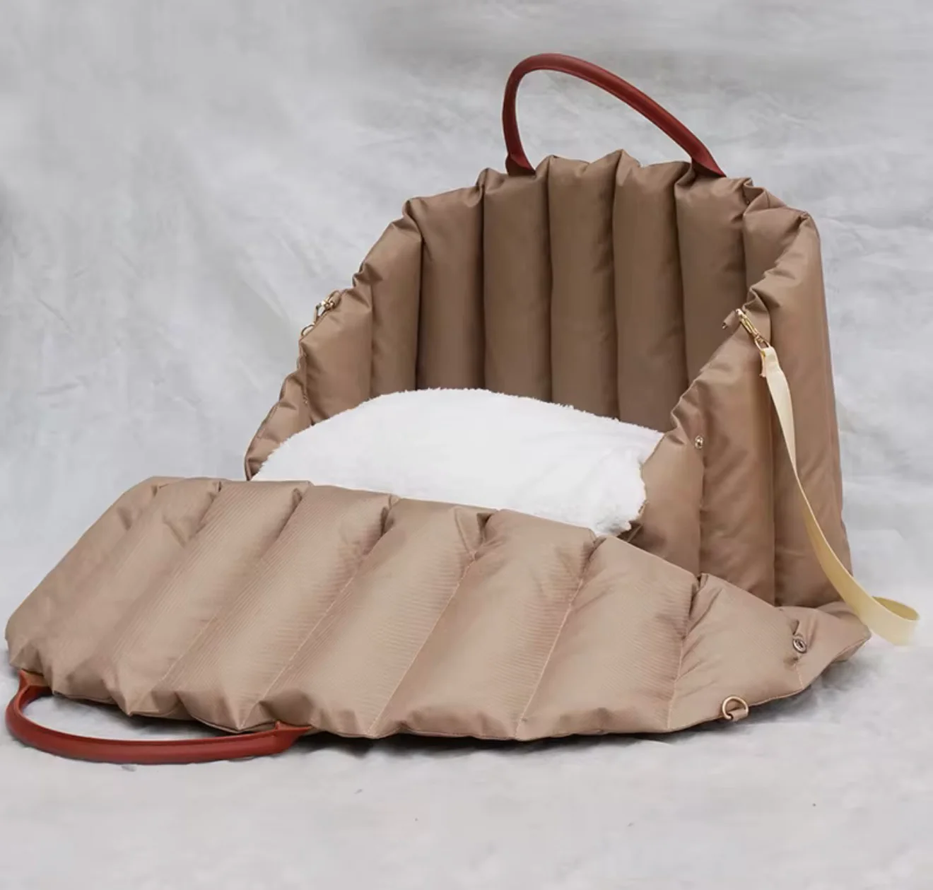 Padded dog car seat that converts into a travel bed and portable carrier for safe, stylish journeys - Image 5