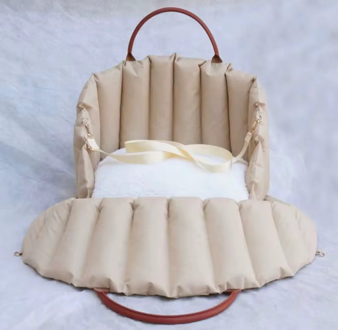 Padded dog car seat that converts into a travel bed and portable carrier for safe, stylish journeys - Image 6